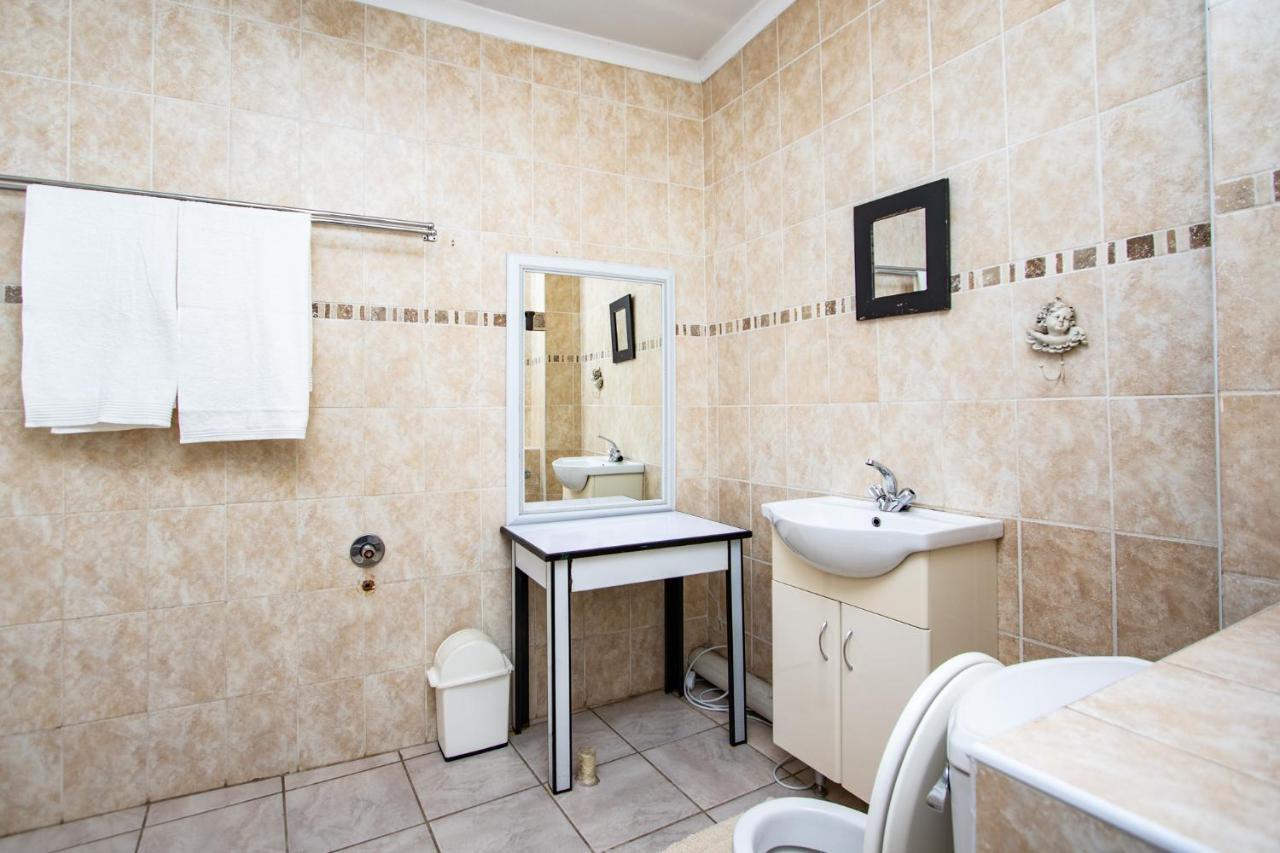 Willow Guest House ボックスバーグ エクステリア 写真